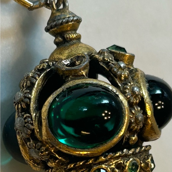 Vintage Gold and Green Pendant - Picture 2 of 14